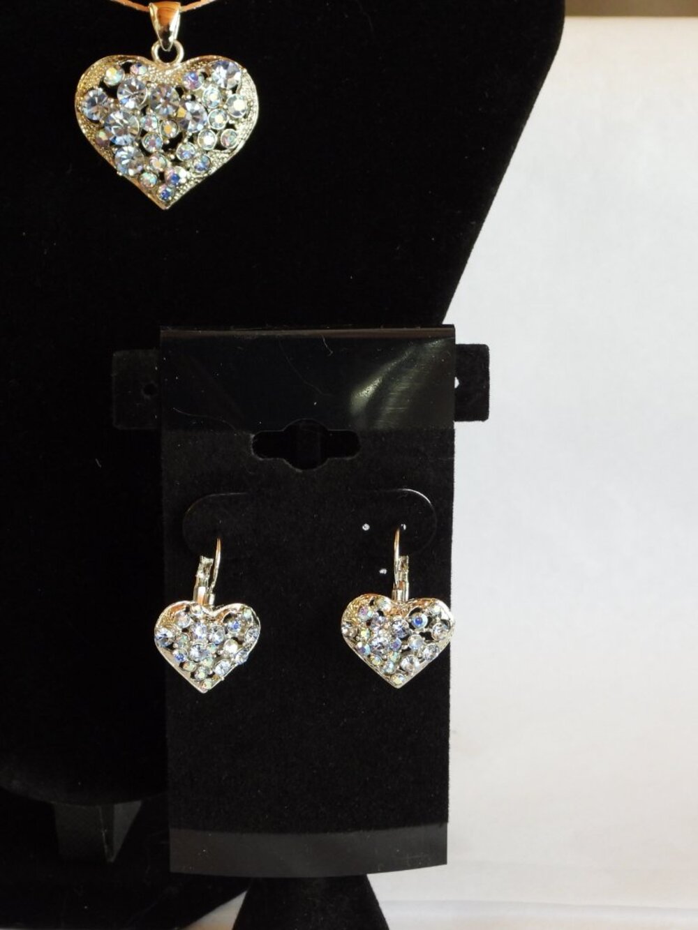 Sparkling Rhinestone Necklace & Earring Set - Picture 2 of 4